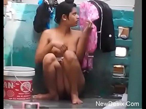 Desi bathing hidden camera indian college