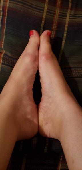 Feet wrapped around