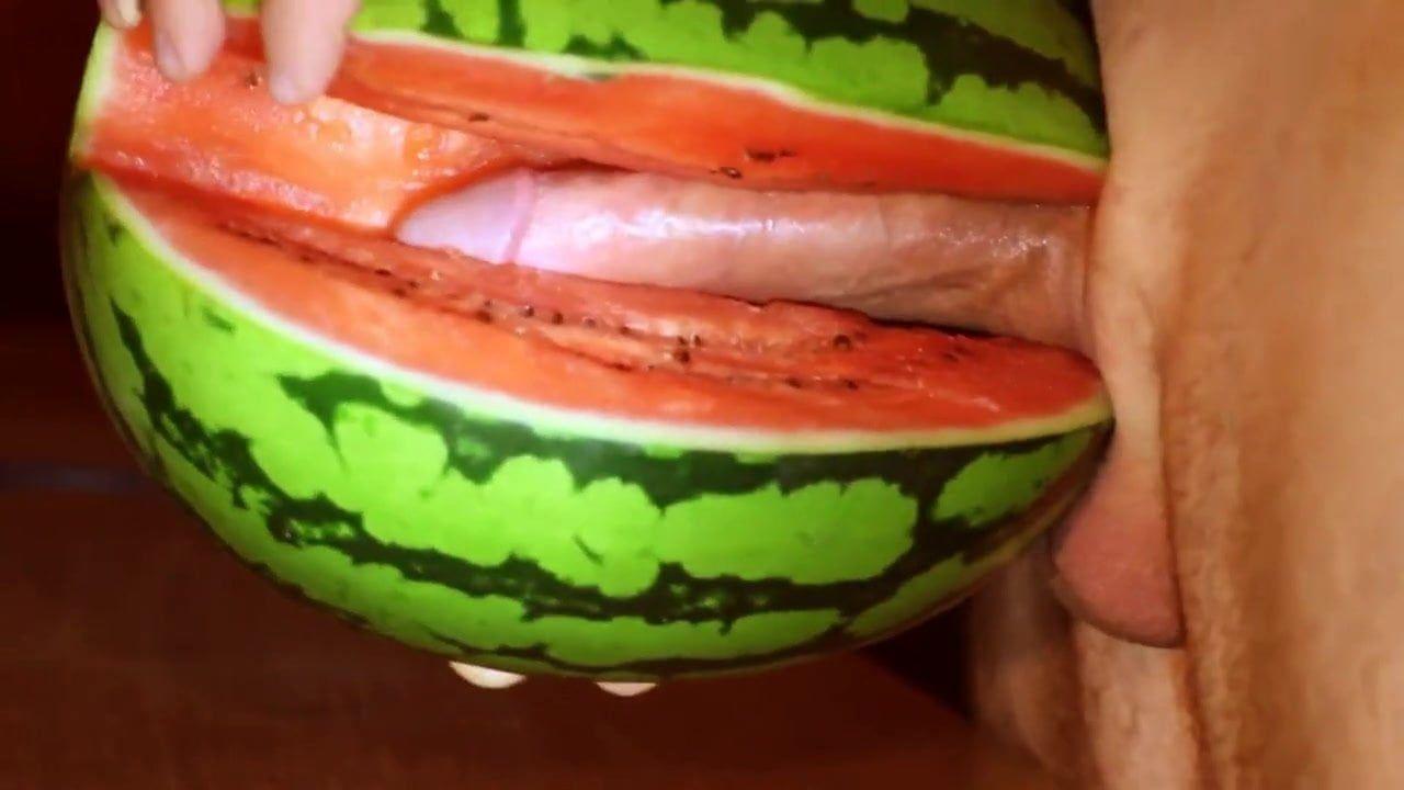 Fruit masturbation male