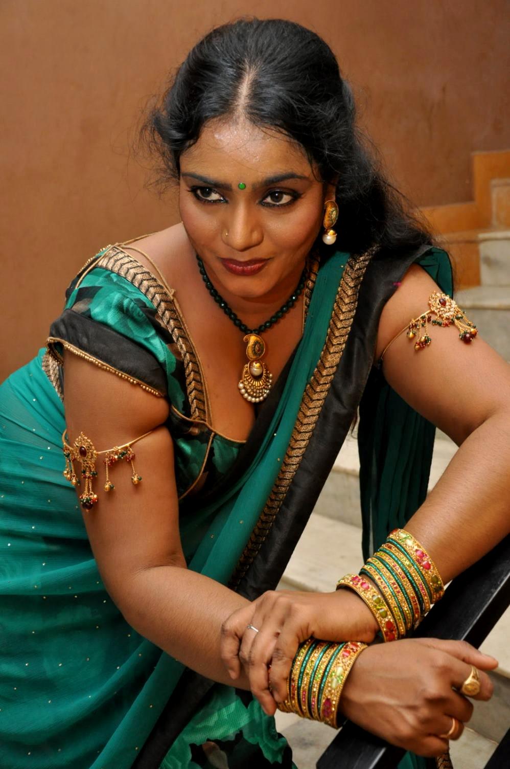 best of Com pho suck indian hot actress saree