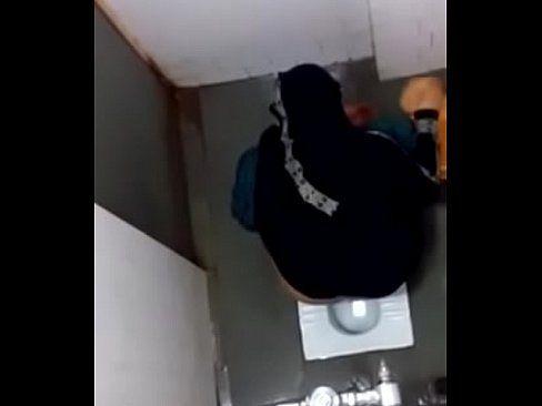 Bandicoot reccomend hijab bathroom