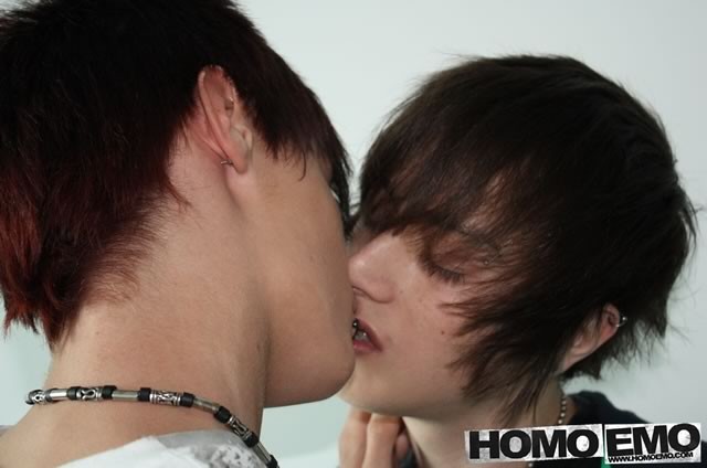 Bunny reccomend Homo emo kiss
